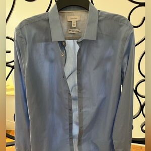 Calvin Klein Infinite Cool, non-iron long-sleeve light blue Size M